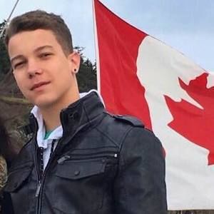 Meet your Posher, André